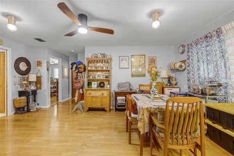 House in Gainesville, Florida 3 bedrooms, 215.72 sq.m. № 1834746 - photo 7