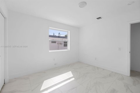 Townhouse in Miami, Florida 3 bedrooms, 111.48 sq.m. № 2048399 - photo 11