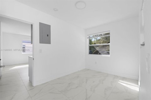 Townhouse in Miami, Florida 3 bedrooms, 111.48 sq.m. № 2048399 - photo 13