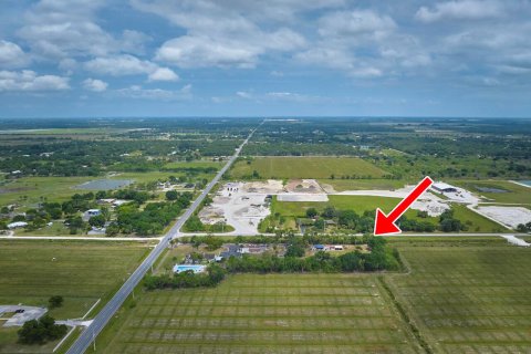 Commercial property in St. Lucie, Florida 603.59 sq.m. № 2176687 - photo 3