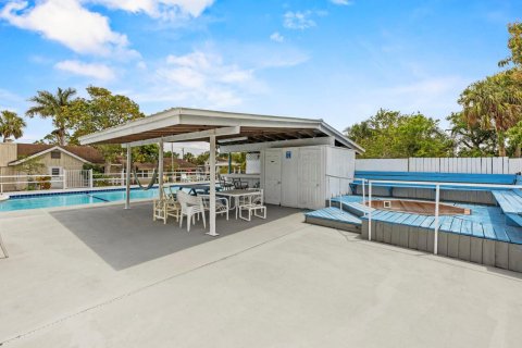 Commercial property in St. Lucie, Florida 603.59 sq.m. № 2176687 - photo 28