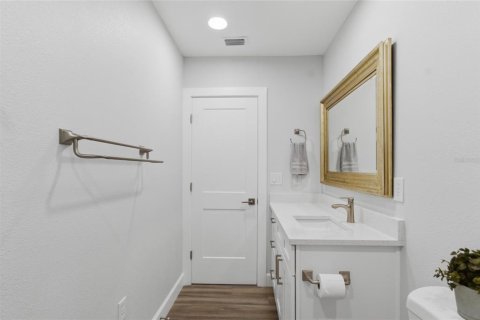 House in Tampa, Florida 3 bedrooms, 138.8 sq.m. № 2232146 - photo 17