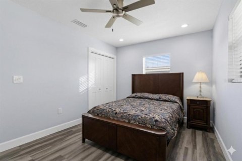 House in Tampa, Florida 3 bedrooms, 138.8 sq.m. № 2232146 - photo 13
