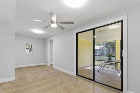 House in Tampa, Florida 3 bedrooms, 138.8 sq.m. № 2232146 - photo 18