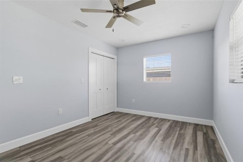 House in Tampa, Florida 3 bedrooms, 138.8 sq.m. № 2232146 - photo 14