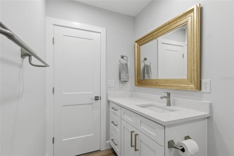 House in Tampa, Florida 3 bedrooms, 138.8 sq.m. № 2232146 - photo 16