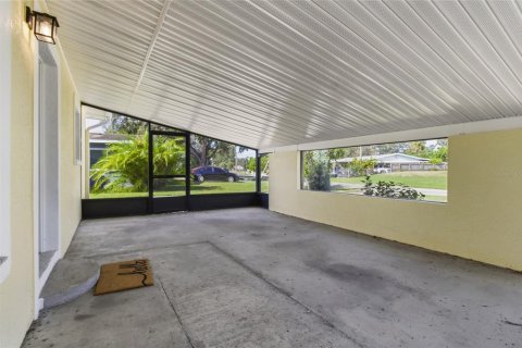 House in Tampa, Florida 3 bedrooms, 138.8 sq.m. № 2232146 - photo 21