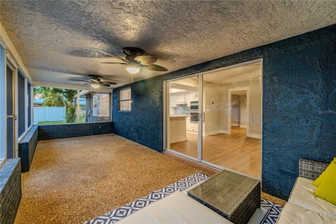 House in Bradenton, Florida 3 bedrooms, 166.57 sq.m. № 1666411 - photo 30