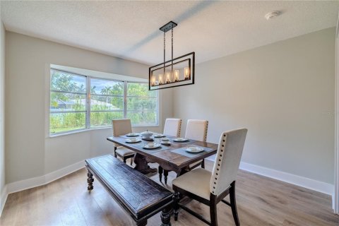 House in Bradenton, Florida 3 bedrooms, 166.57 sq.m. № 1666411 - photo 7