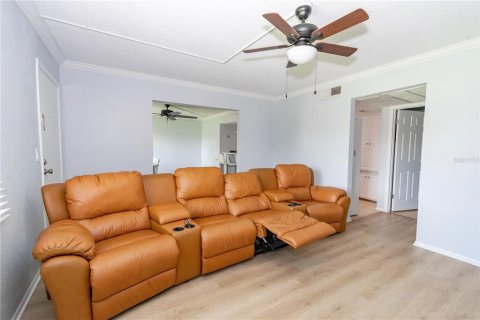 Condo in Altamonte Springs, Florida, 2 bedrooms  № 1777256 - photo 8