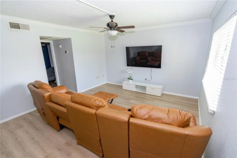 Condo in Altamonte Springs, Florida, 2 bedrooms  № 1777256 - photo 7