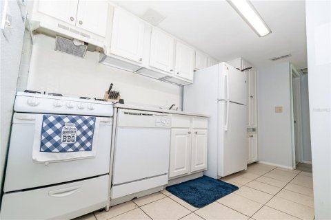 Condo in Altamonte Springs, Florida, 2 bedrooms  № 1777256 - photo 10