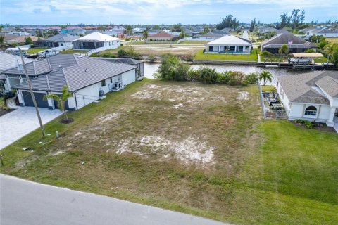 Terreno en venta en Cape Coral, Florida № 1534092 - foto 1