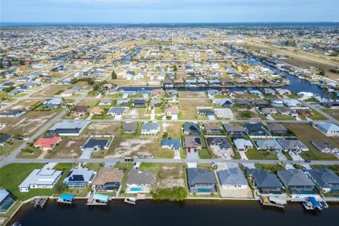 Terreno en venta en Cape Coral, Florida № 1534092 - foto 10