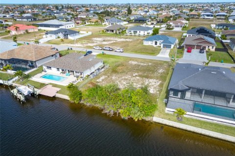 Terreno en venta en Cape Coral, Florida № 1534092 - foto 2
