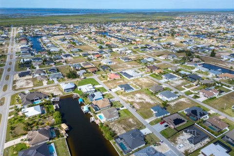 Terreno en venta en Cape Coral, Florida № 1534092 - foto 11