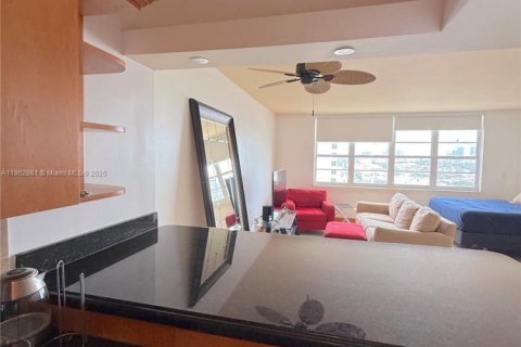 Copropriété à louer à Miami Beach, Floride: 49.24 m2 № 1961617 - photo 8