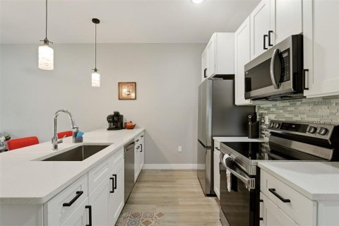 Immobilier commercial à vendre à Port Charlotte, Floride: 6 chambres, 209.03 m2 № 2259310 - photo 7