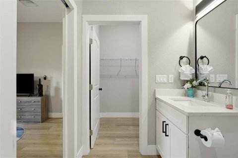 Immobilier commercial à vendre à Port Charlotte, Floride: 6 chambres, 209.03 m2 № 2259310 - photo 19