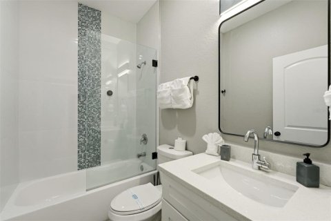 Immobilier commercial à vendre à Port Charlotte, Floride: 6 chambres, 209.03 m2 № 2259310 - photo 17