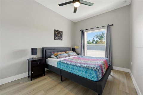 Immobilier commercial à vendre à Port Charlotte, Floride: 6 chambres, 209.03 m2 № 2259310 - photo 12