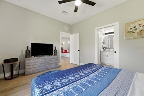Immobilier commercial à vendre à Port Charlotte, Floride: 6 chambres, 209.03 m2 № 2259310 - photo 18