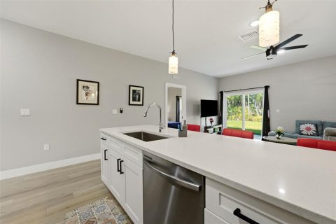 Immobilier commercial à vendre à Port Charlotte, Floride: 6 chambres, 209.03 m2 № 2259310 - photo 8