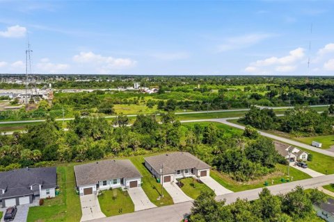 Immobilier commercial à vendre à Port Charlotte, Floride: 6 chambres, 209.03 m2 № 2259310 - photo 25
