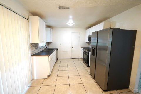 Casa en venta en Kissimmee, Florida, 2 dormitorios, 92.9 m2 № 2386191 - foto 7