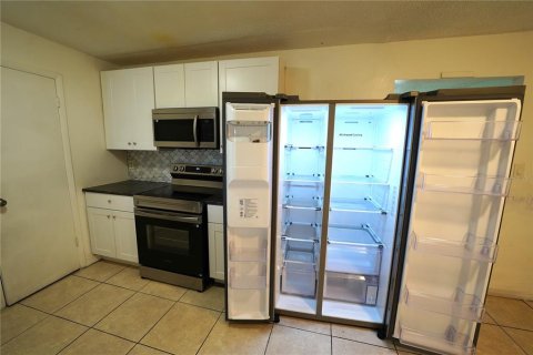 Casa en venta en Kissimmee, Florida, 2 dormitorios, 92.9 m2 № 2386191 - foto 6