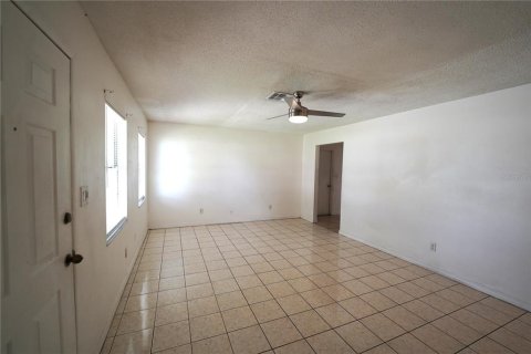 Casa en venta en Kissimmee, Florida, 2 dormitorios, 92.9 m2 № 2386191 - foto 9