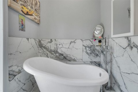 Villa ou maison à vendre à Orlando, Floride: 7 chambres, 421.87 m2 № 2156862 - photo 20