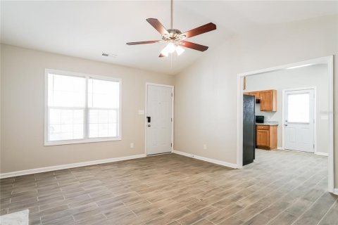 House in DeLand, Florida 4 bedrooms, 192.4 sq.m. № 1904438 - photo 3