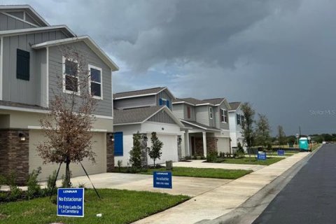 House in Davenport, Florida 4 bedrooms, 174.1 sq.m. № 1913603 - photo 24