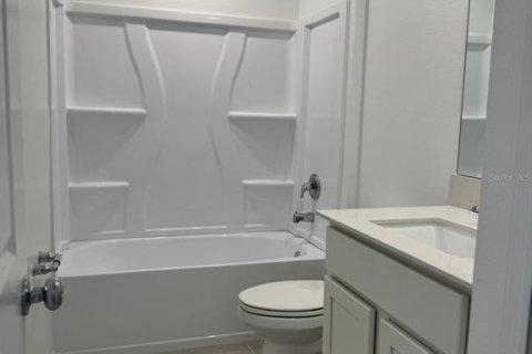 House in Davenport, Florida 4 bedrooms, 174.1 sq.m. № 1913603 - photo 15