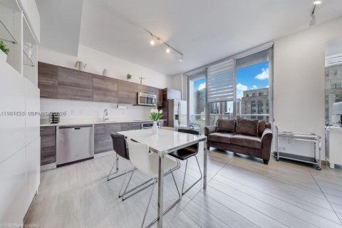 Кондоминиум с 1 спальней в Майами, Флорида № 2009450