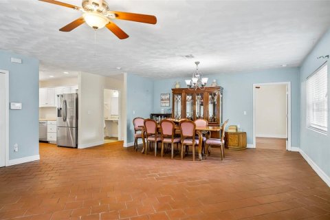 Casa en venta en Bunnell, Florida, 4 dormitorios, 161.09 m2 № 1808170 - foto 9