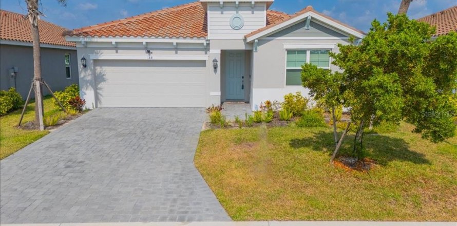 House in Nokomis, Florida 4 bedrooms, 175.4 sq.m. № 2099246