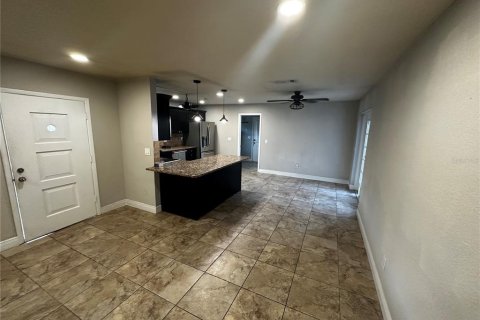 House in Tampa, Florida 3 bedrooms, 139.35 sq.m. № 1912518 - photo 25