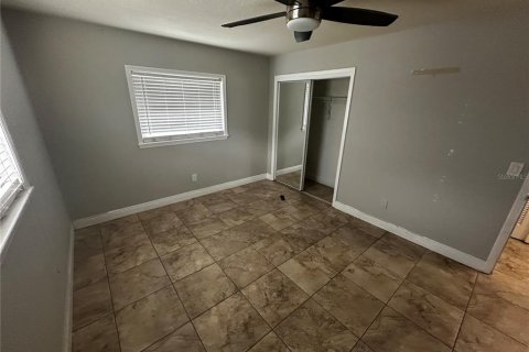 House in Tampa, Florida 3 bedrooms, 139.35 sq.m. № 1912518 - photo 18