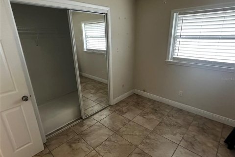 House in Tampa, Florida 3 bedrooms, 139.35 sq.m. № 1912518 - photo 15