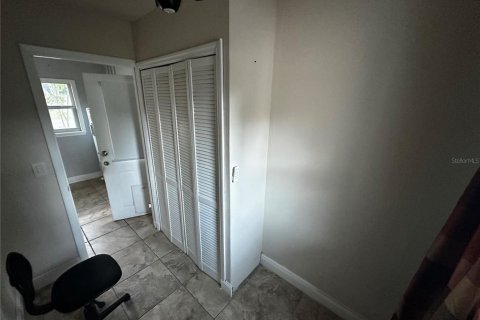 House in Tampa, Florida 3 bedrooms, 139.35 sq.m. № 1912518 - photo 23