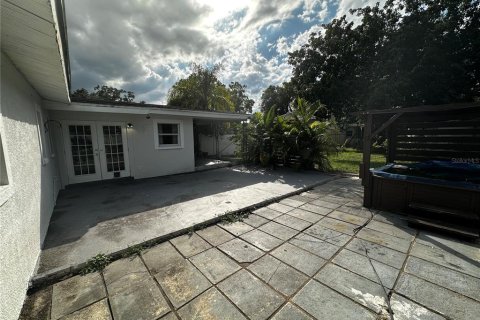 House in Tampa, Florida 3 bedrooms, 139.35 sq.m. № 1912518 - photo 9