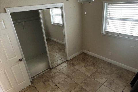 House in Tampa, Florida 3 bedrooms, 139.35 sq.m. № 1912518 - photo 16