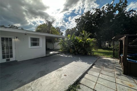 House in Tampa, Florida 3 bedrooms, 139.35 sq.m. № 1912518 - photo 10