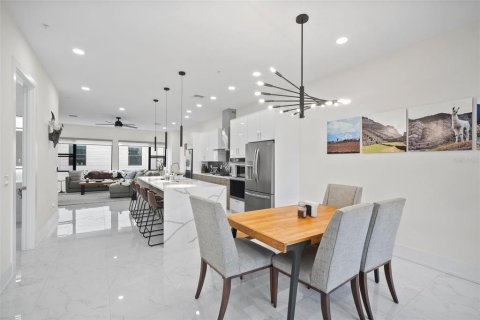 Adosado en venta en Sarasota, Florida, 4 dormitorios, 256.69 m2 № 1569902 - foto 6