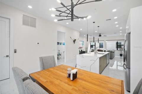 Adosado en venta en Sarasota, Florida, 4 dormitorios, 256.69 m2 № 1569902 - foto 8