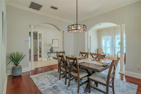 House in Tampa, Florida 4 bedrooms, 316.43 sq.m. № 2148981 - photo 14