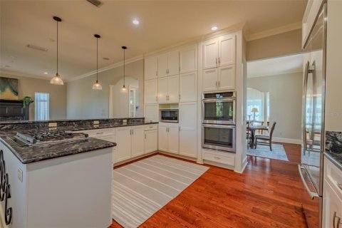 House in Tampa, Florida 4 bedrooms, 316.43 sq.m. № 2148981 - photo 17