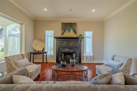 House in Tampa, Florida 4 bedrooms, 316.43 sq.m. № 2148981 - photo 27